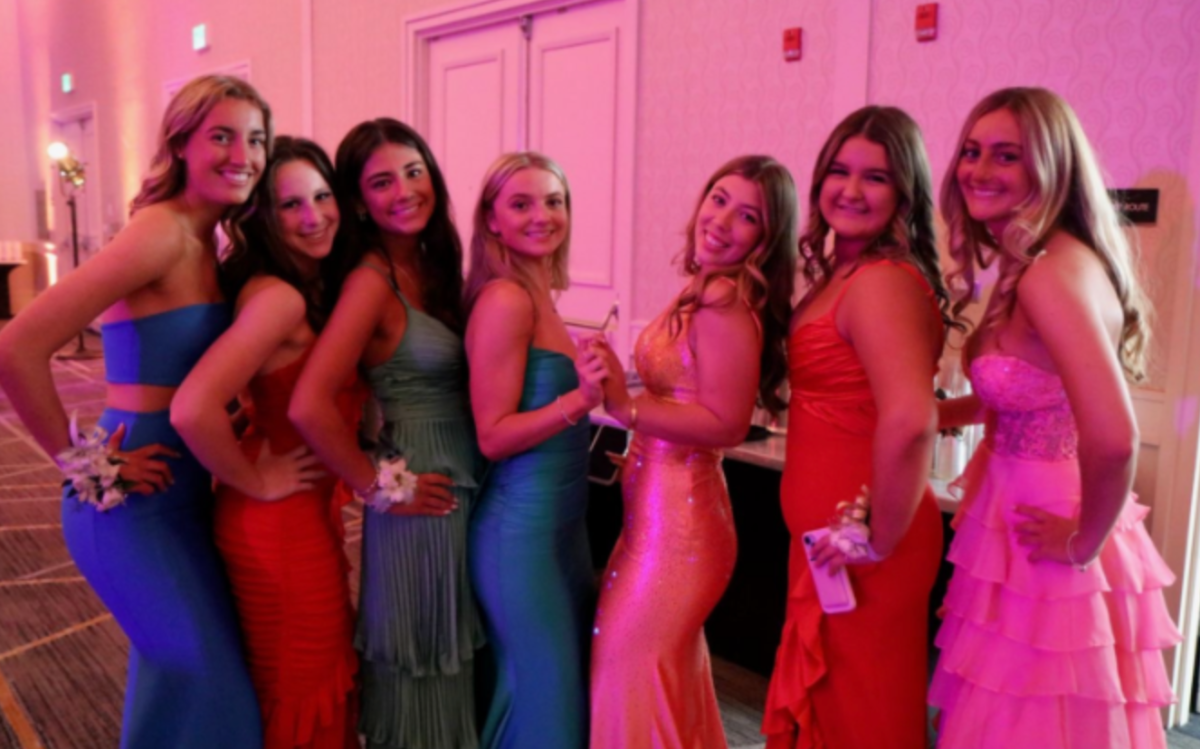 Seniors from the class of 2024 enjoying their night at prom.